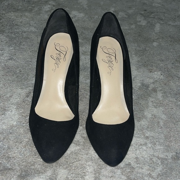 Fergie Sydney Velvet Pump worn once - Picture 1 of 4